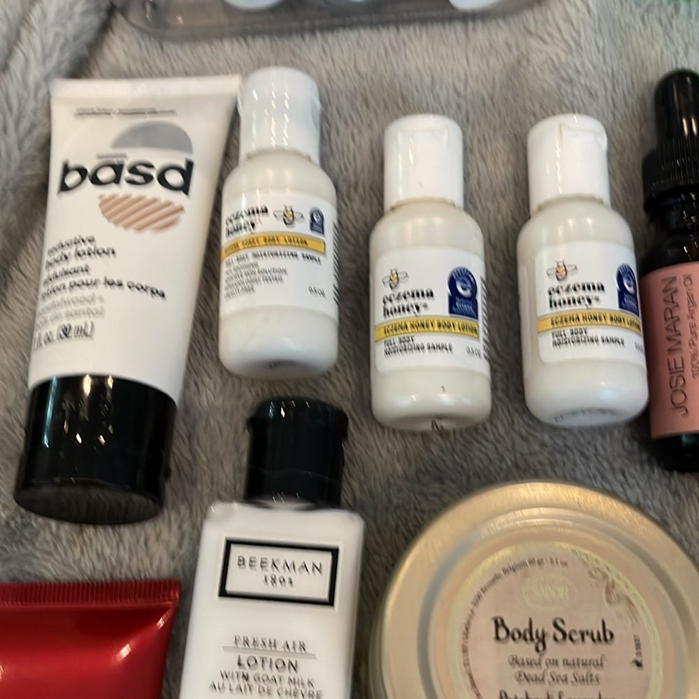 Deluxe samples body lotion, self tanner cleanser new - Picture 6 of 6